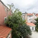 Flh Mouros Spacious Apartment