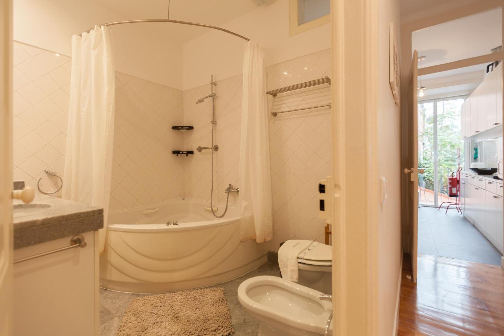 Flh Mouros Spacious Apartamento *